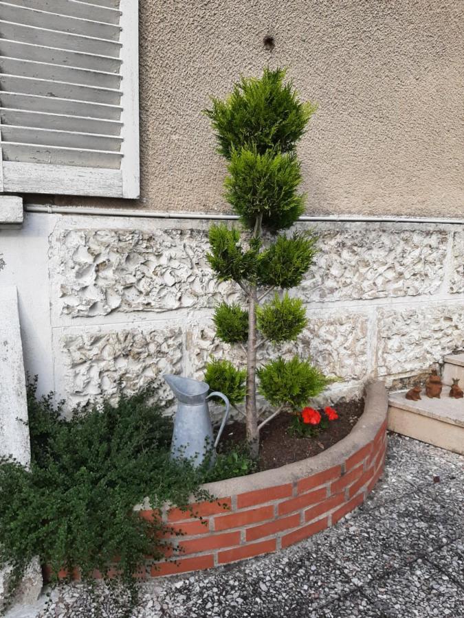 Gite Des Agapanthes Lacroix-sur-Meuse Buitenkant foto